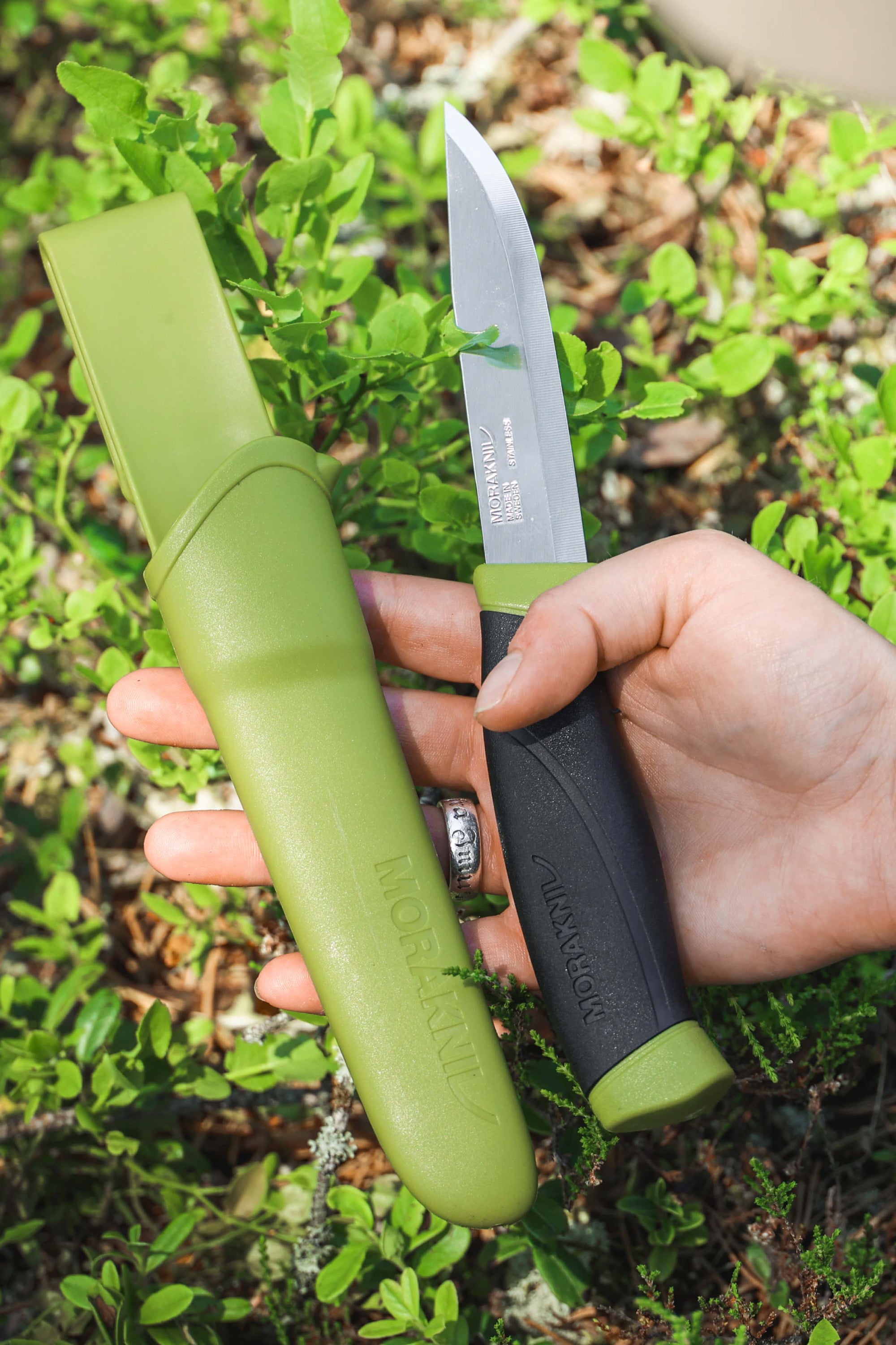 Companion_S_Green_Lifestyle_2_3.jpg