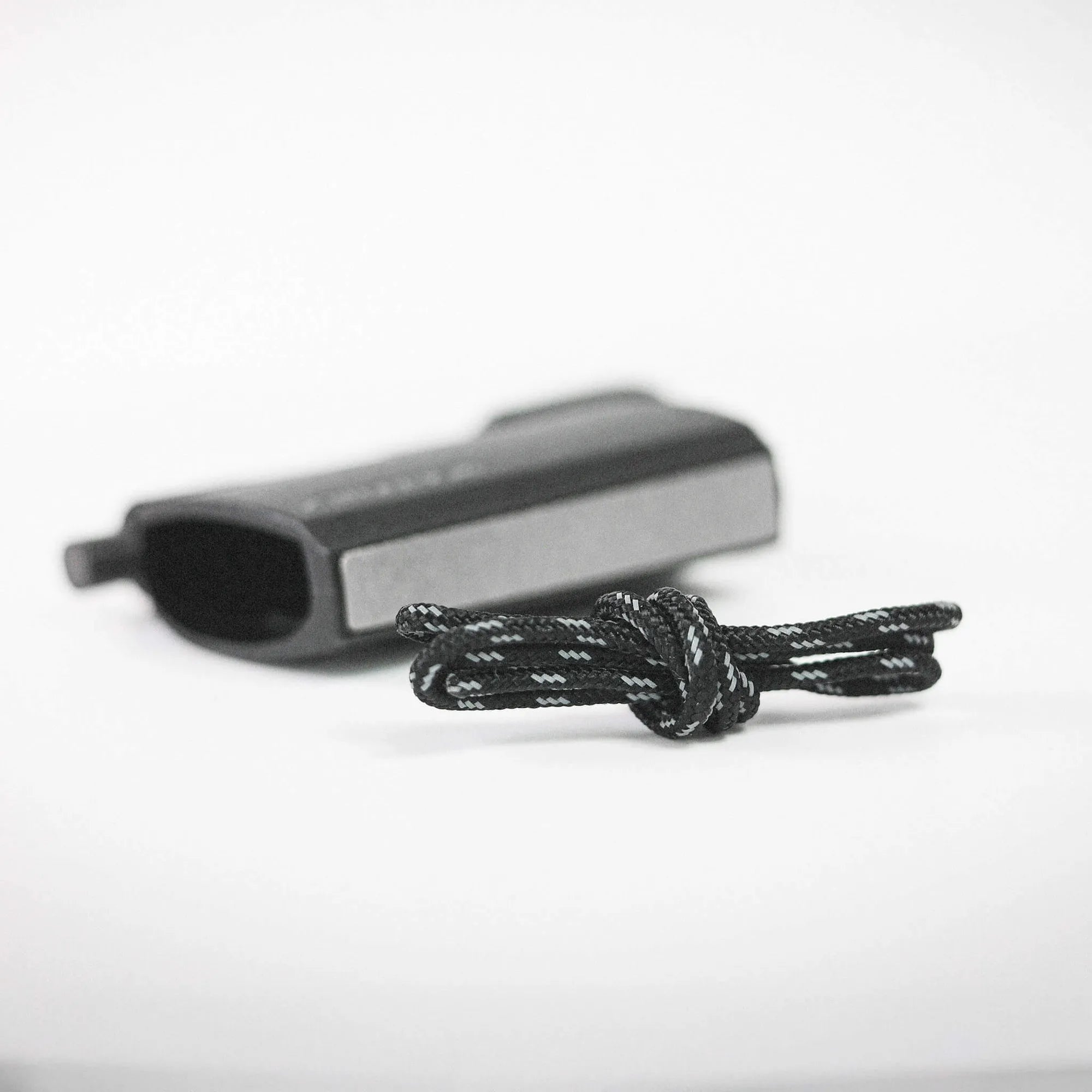Garberg_Survivial_Kit_Closeup3