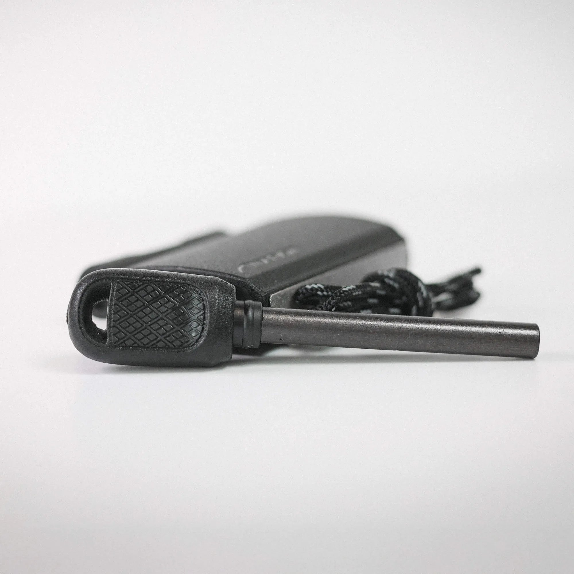 Garberg_Survivial_Kit_Closeup4