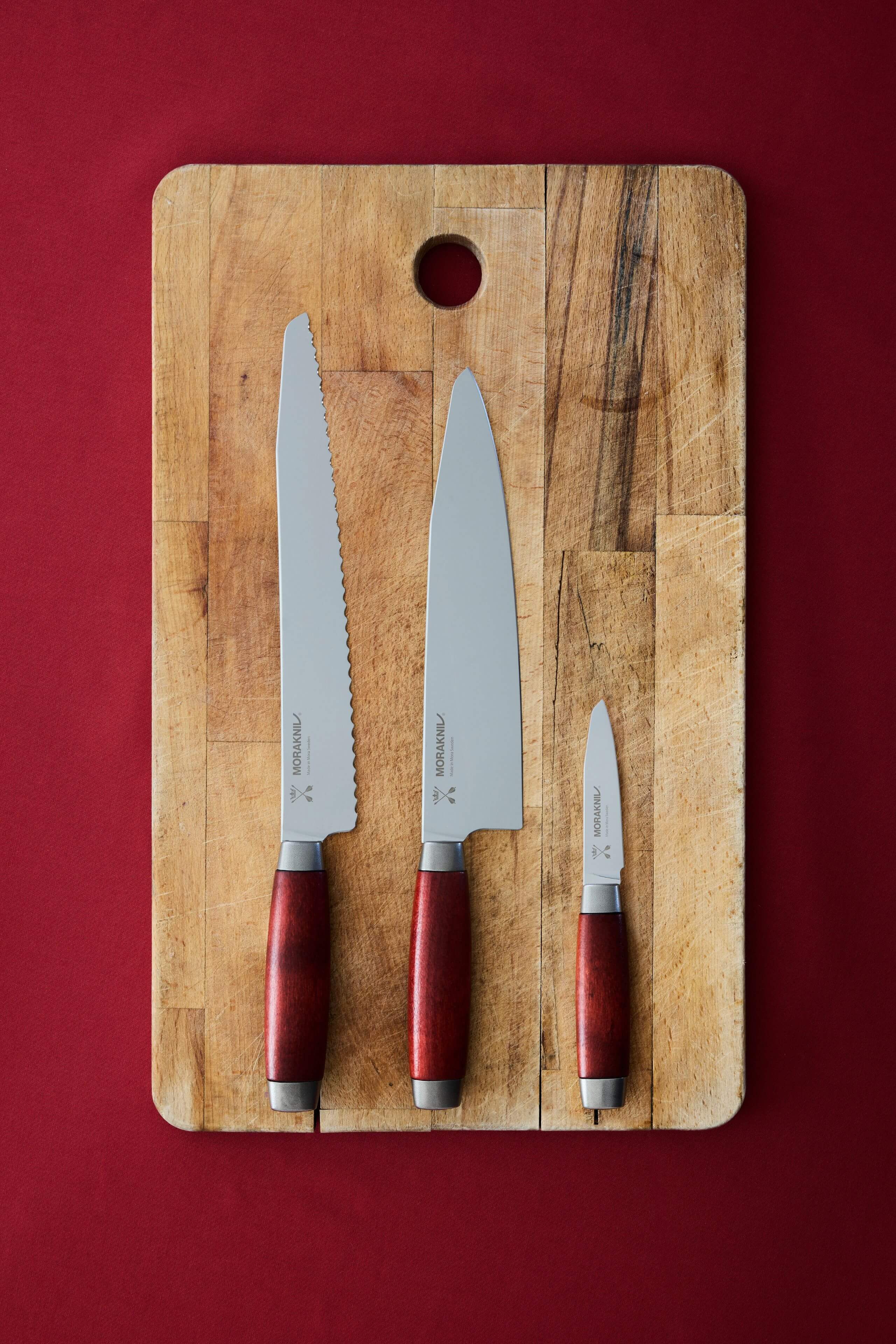 essential_knife_kitchen_kit_lifestyle_standing.jpg