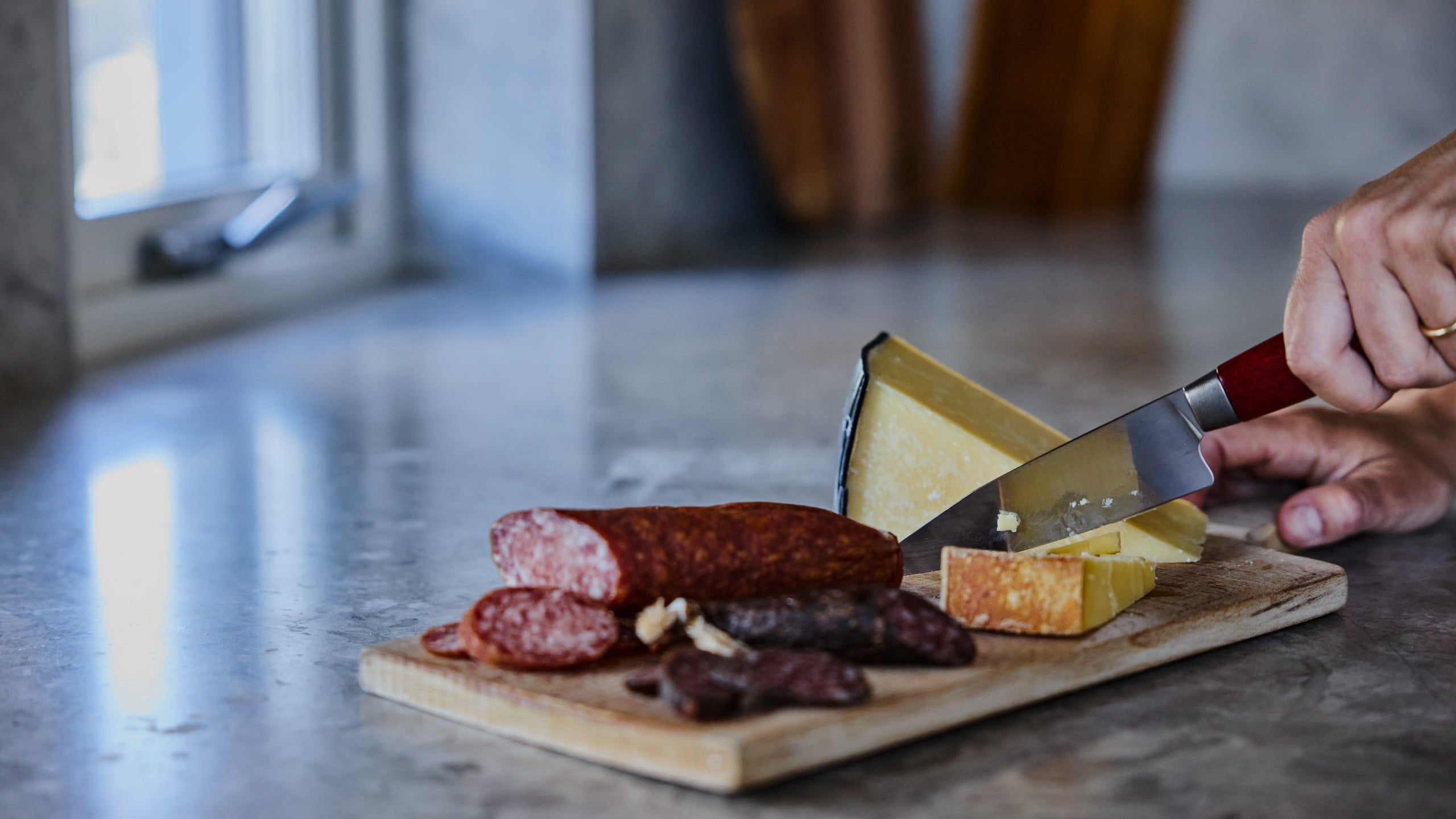 1891_Allknife_Lifestyle_2.jpg