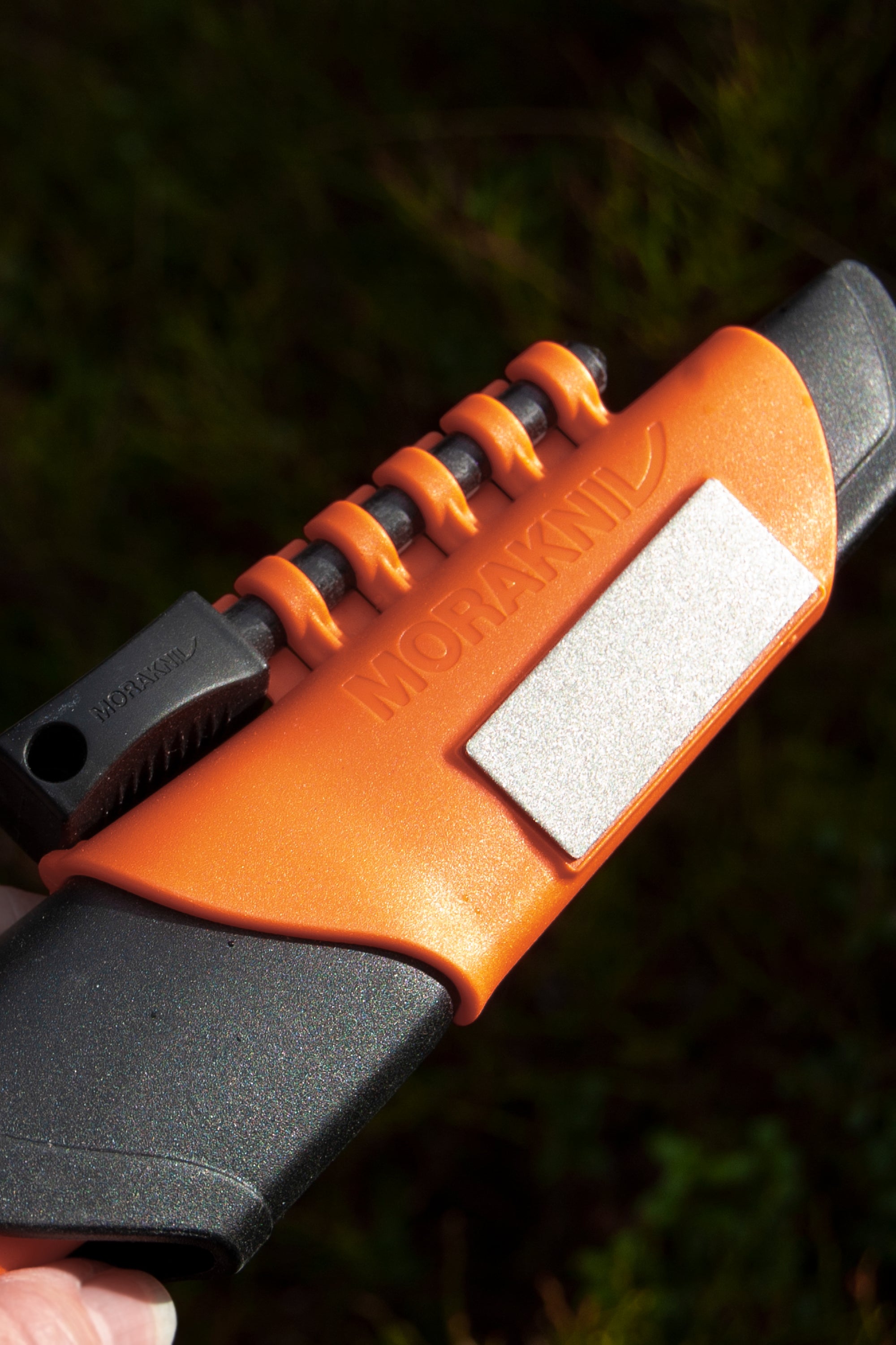 Bushcraft_Survival_S_Orange_Lifestyle_2_3.jpg