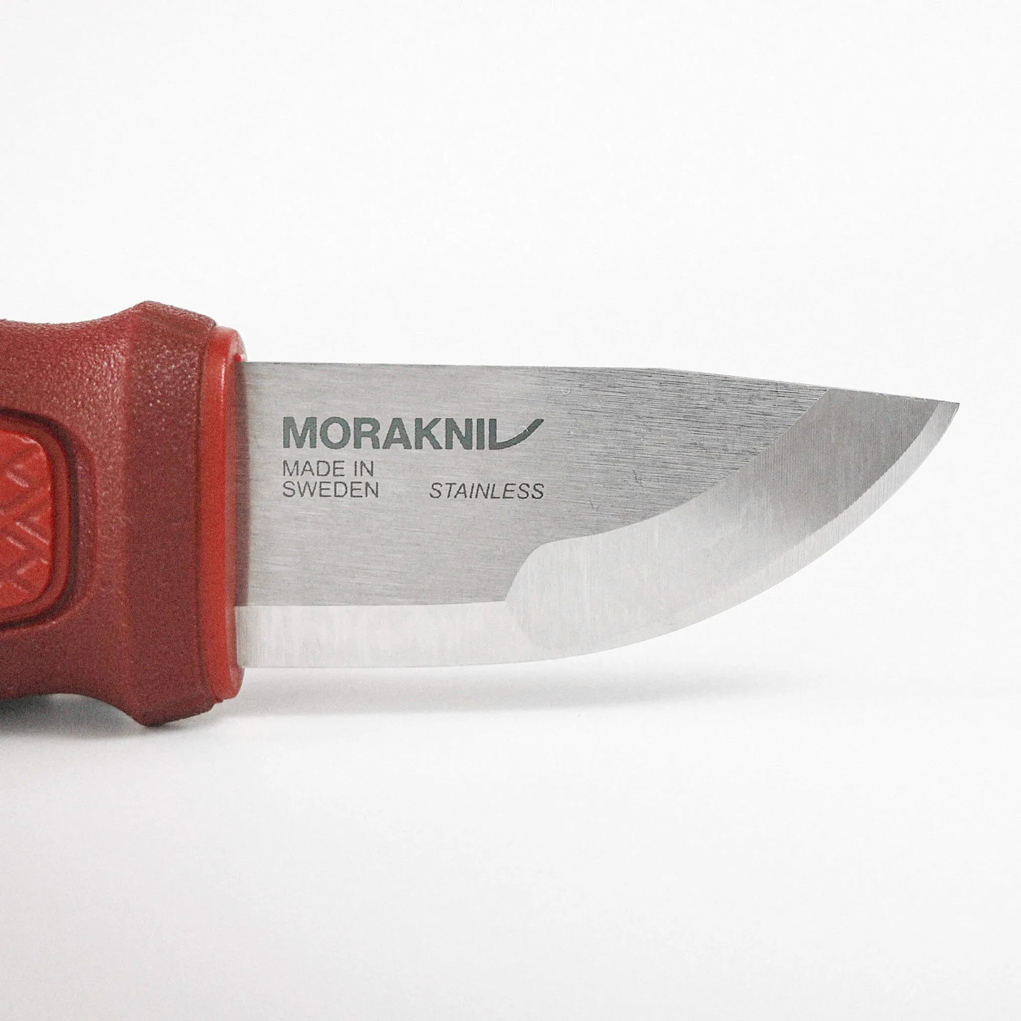 Eldris_S_Red_Knife_Blade