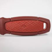 Eldris_S_Red_Knife_Handle_Closeup