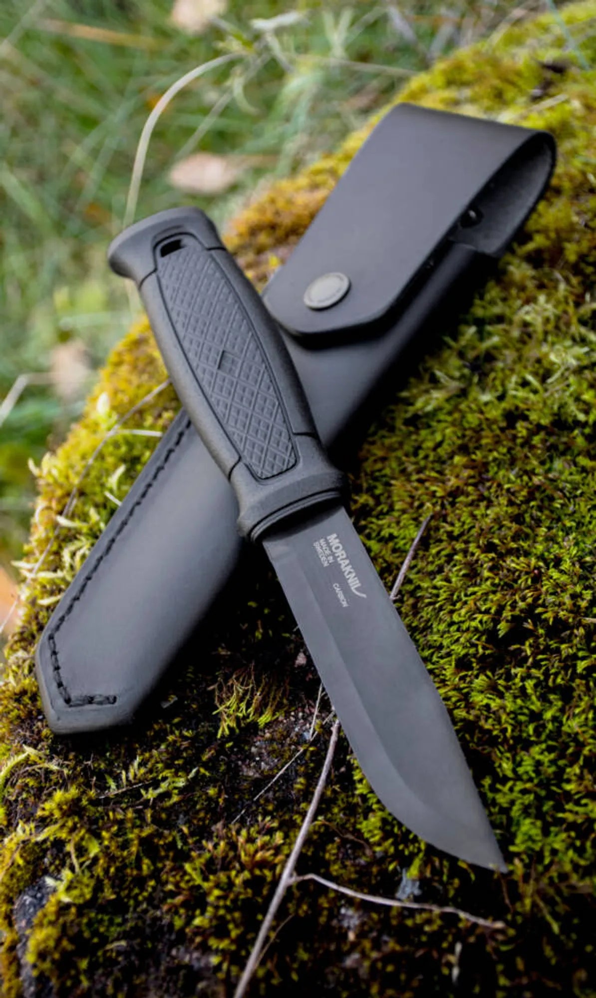 Garberg_BLANK_BlackBlade_BLANK_with_BLANK_Leather_BLANK_Sheath_BLANK_C_BLANK_Black_pe01