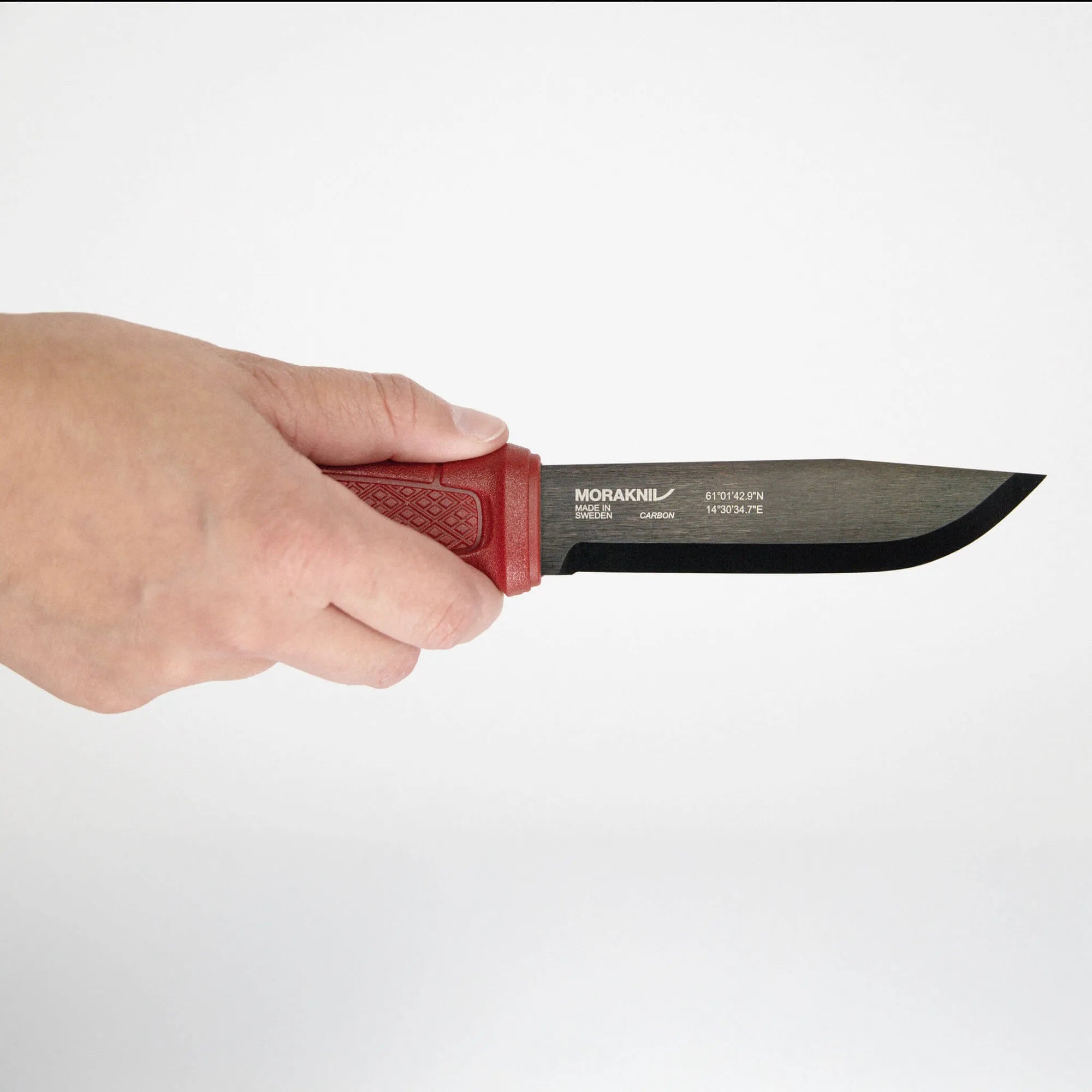 Garberg_DalaRed_BB_Knife_Hand