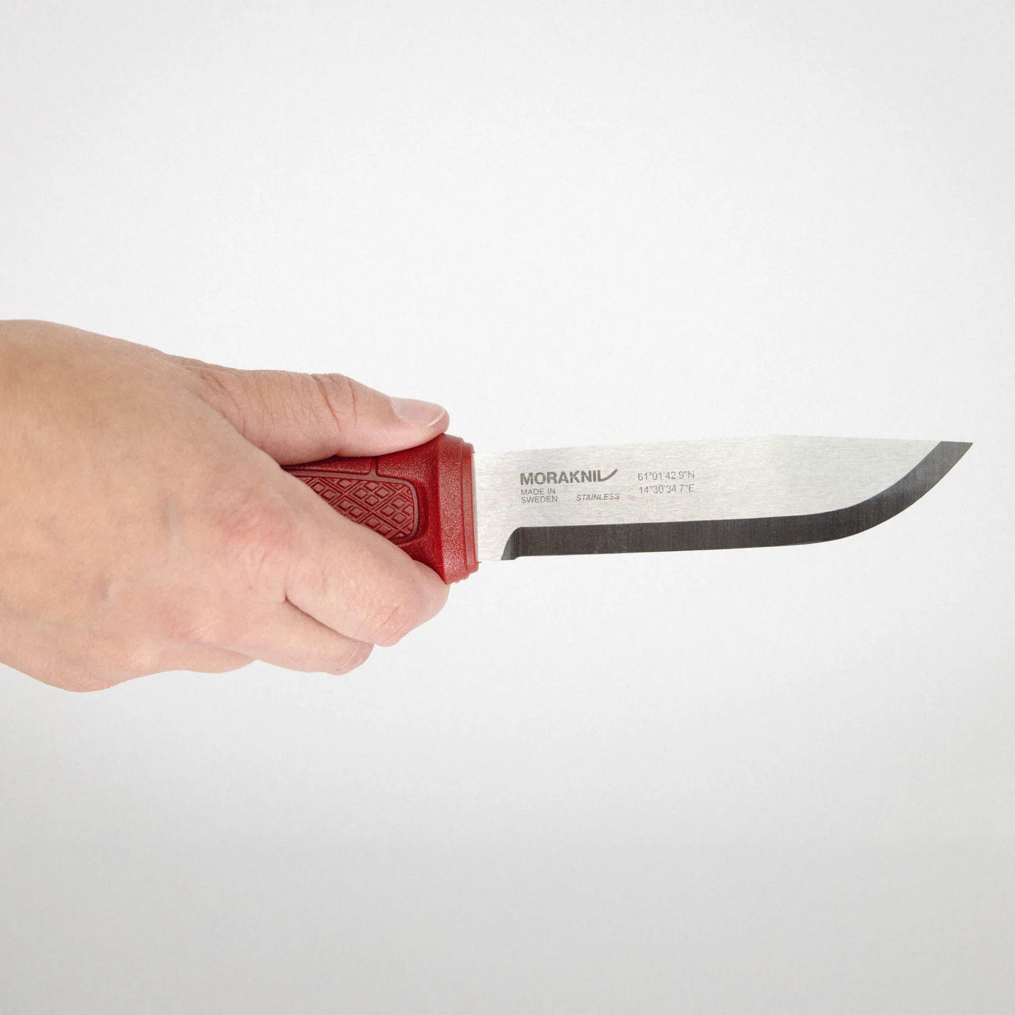 Garberg_DalaRed_Knife_Hand