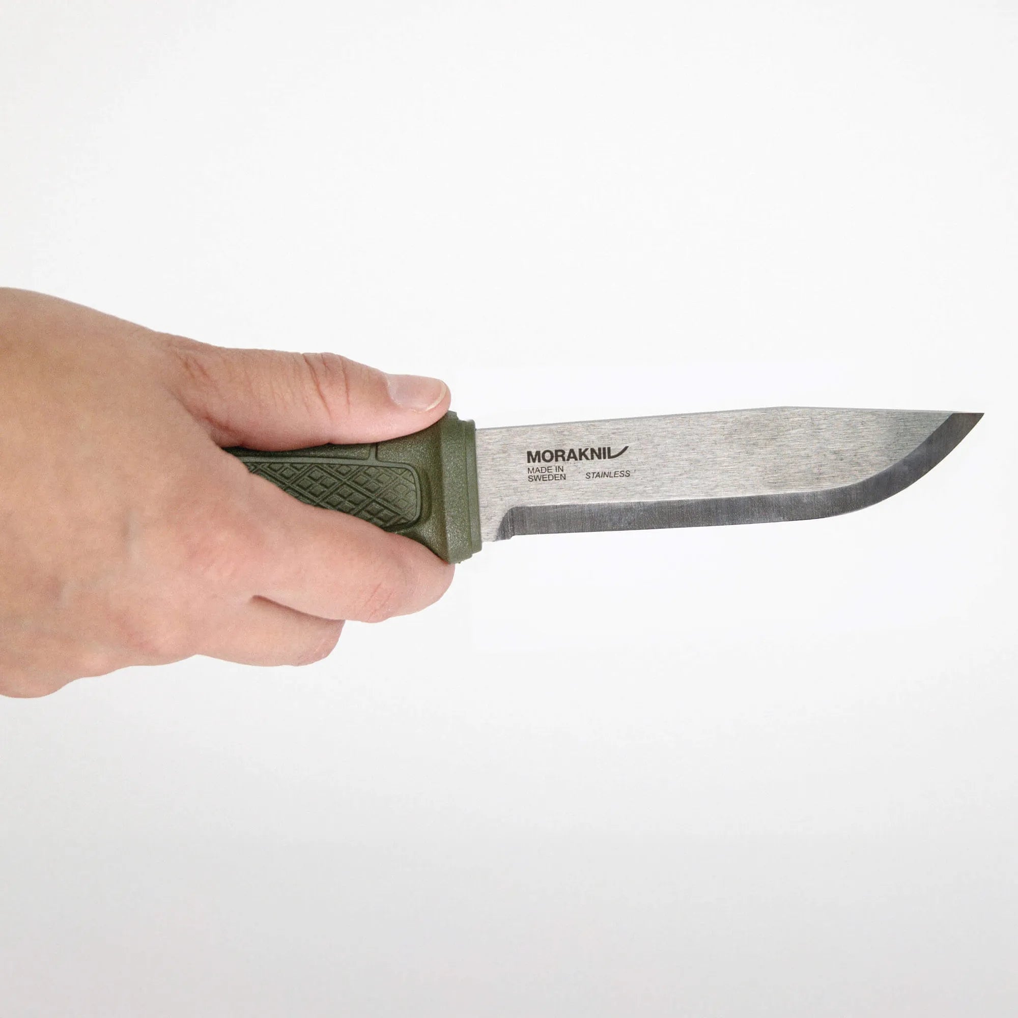 Garberg_Green_Knife_Hand