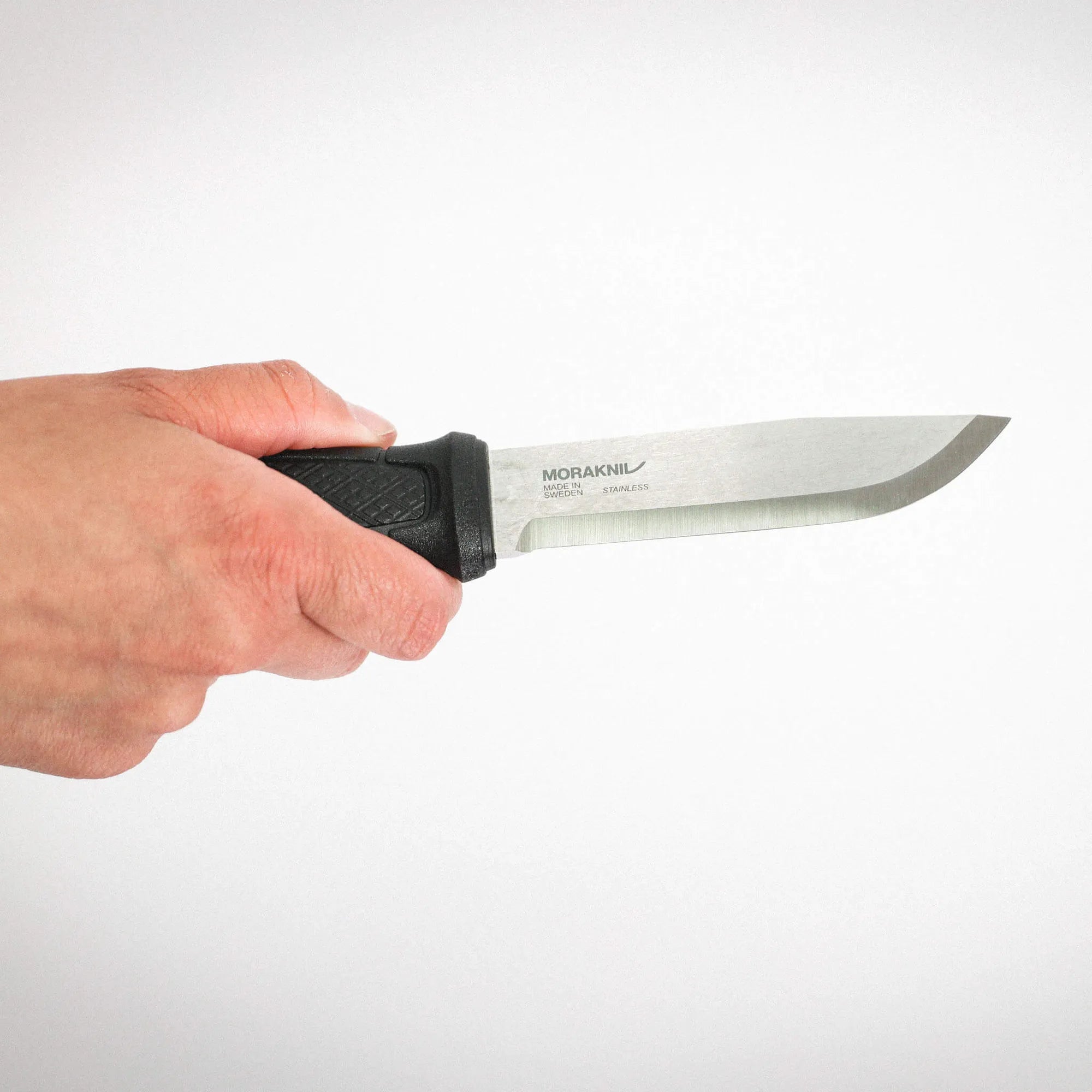 Garberg_S_Black_Knife_Hand
