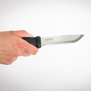 Garberg_S_Black_Knife_Hand