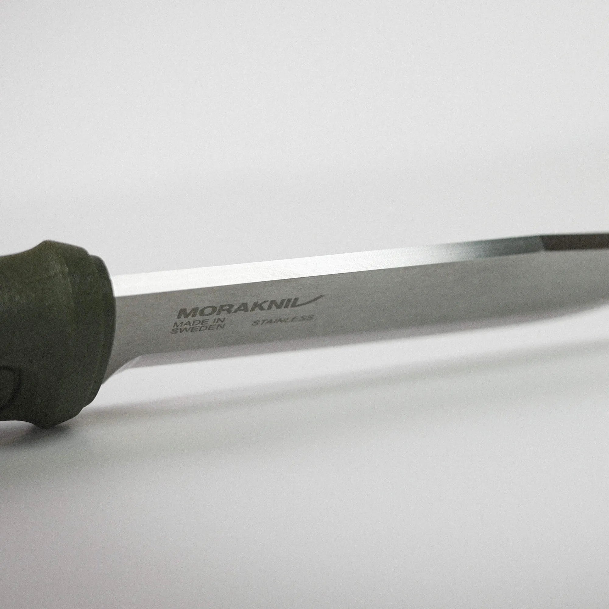 Garberg_S_Green_Knife_Spine