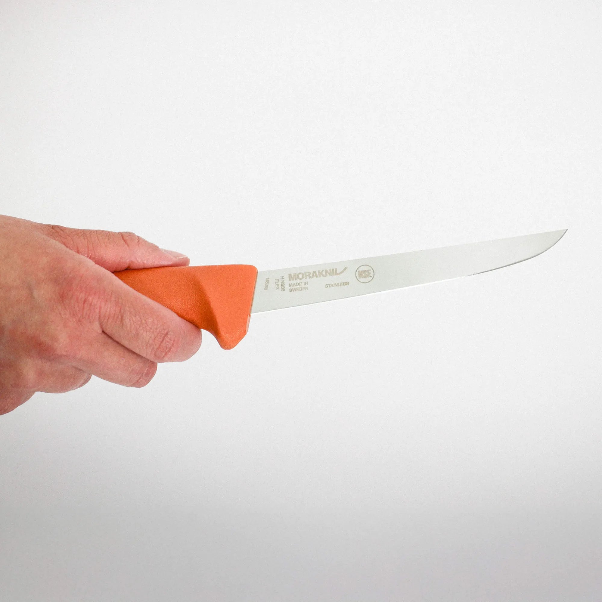 Hunting_Narrow_Boning_Knife_Hand