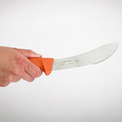 Hunting_Skinning_Knife_Hand