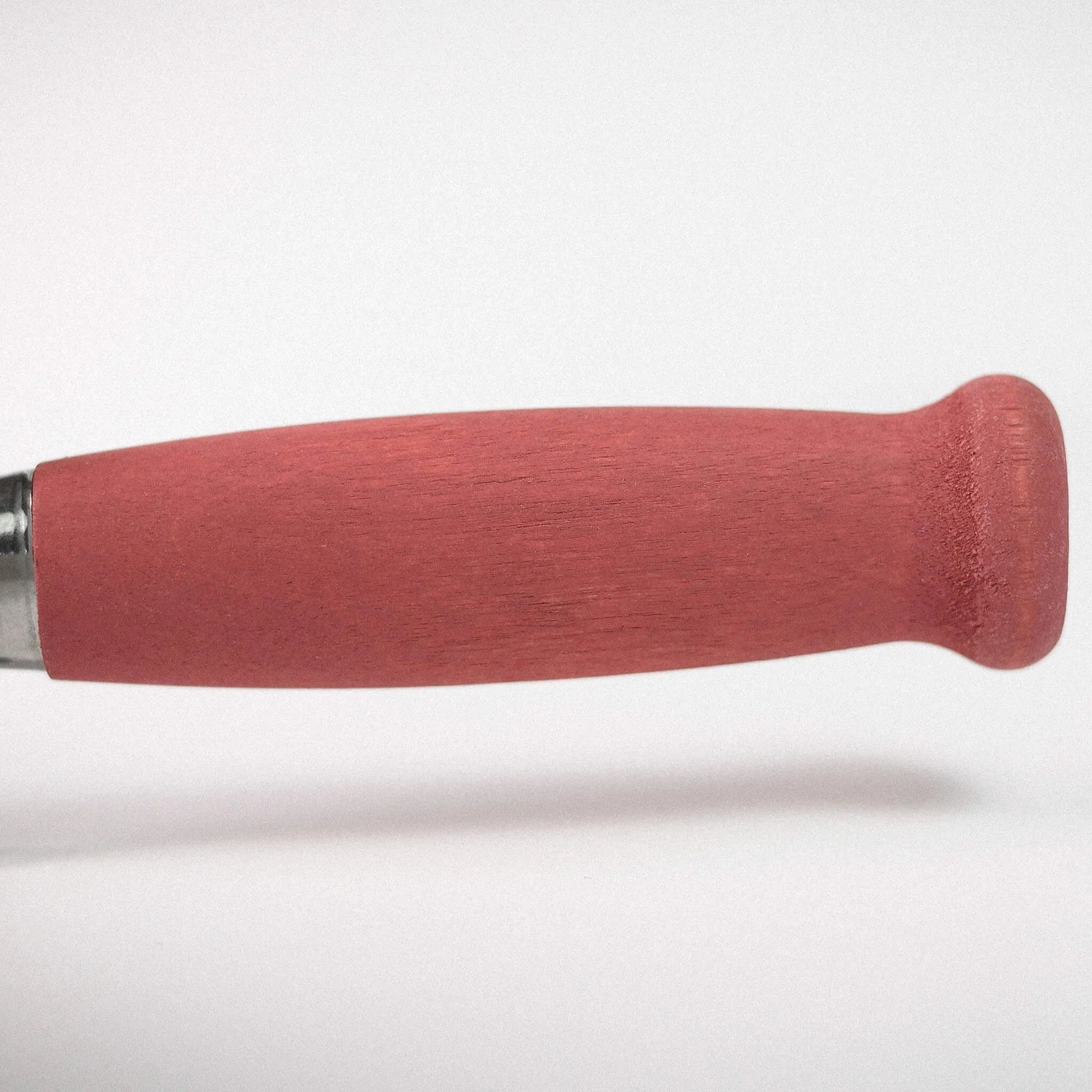Scout_39_Safe_Lingonberry_Handle_Closeup
