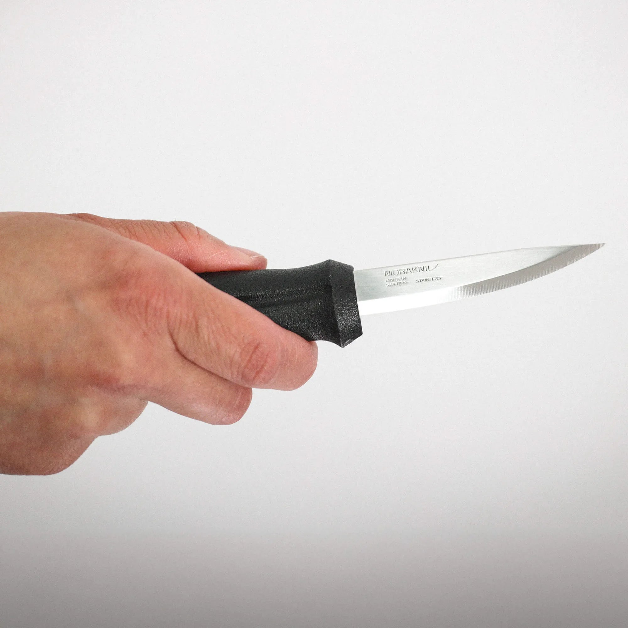 Slöjdkniv_Basic_Knife_Hand